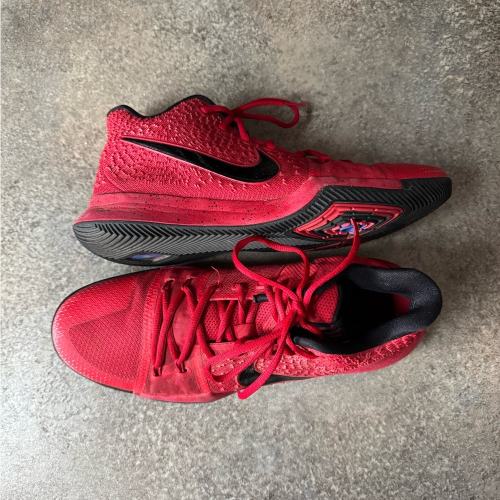 Nike | men’s 11, Azurie Elizabeth basketball shoes red in excellent preowned